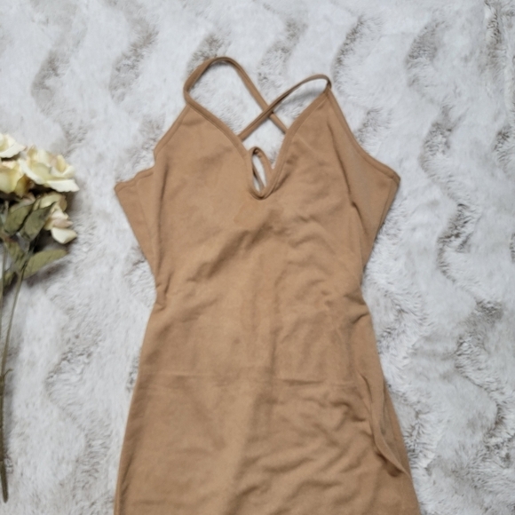 PLT Pretty Little Thing Tan Brown Sleeveless V Neck Diamond Back Dress Sz 2 - Picture 2 of 12